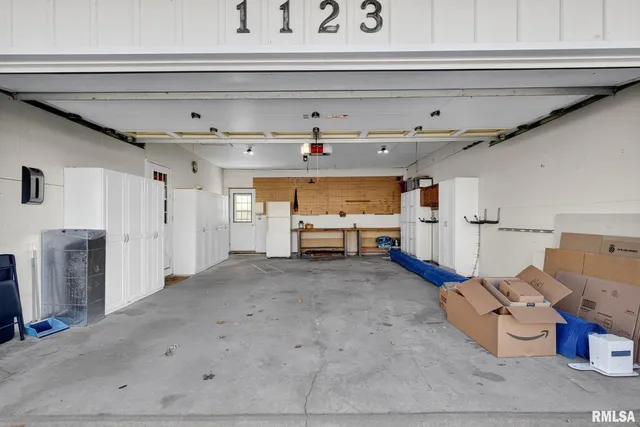 $264,900 | 1123 27th Avenue North, Clinton, IA 52732