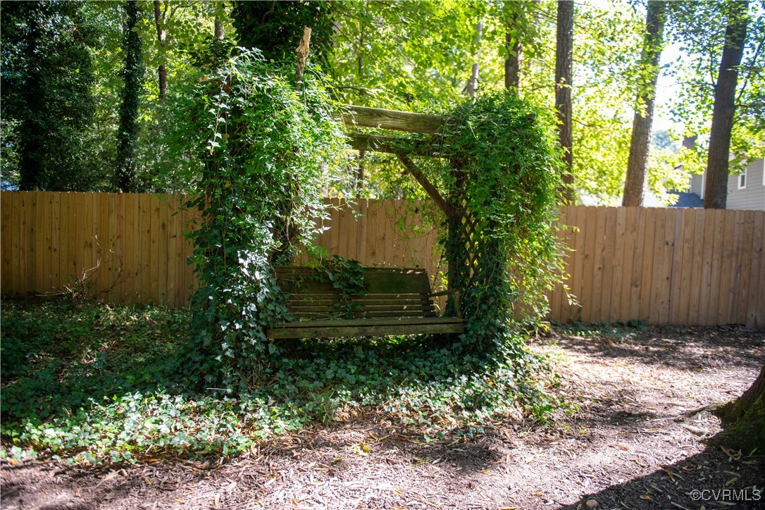 2561 Castle Hill Road Midlothian, VA 23113 - Photo 33 of 46 View of yard