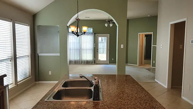 $2,100 | 13223 Brantfield Park Lane, Tomball, TX 77377