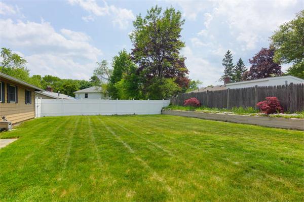 51 Riverview Road Framingham, MA 01701 - Photo 13 of 15 Gallery Image 13