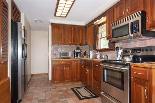 51 Riverview Road Framingham, MA 01701 - Photo 2 of 15 Gallery Image 2