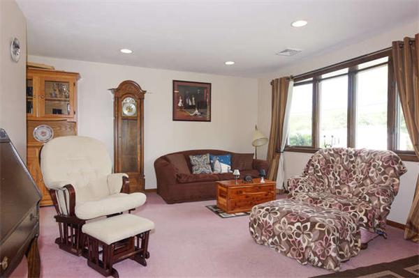 51 Riverview Road Framingham, MA 01701 - Photo 4 of 15 Gallery Image 4
