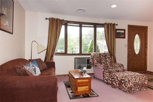 51 Riverview Road Framingham, MA 01701 - Photo 5 of 15 Gallery Image 5