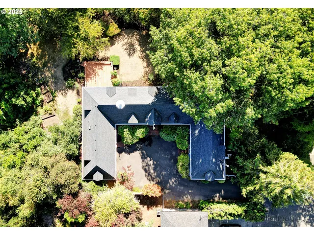 $1,275,000 | 4040 Southwest 53rd Place, Portland, OR 97221