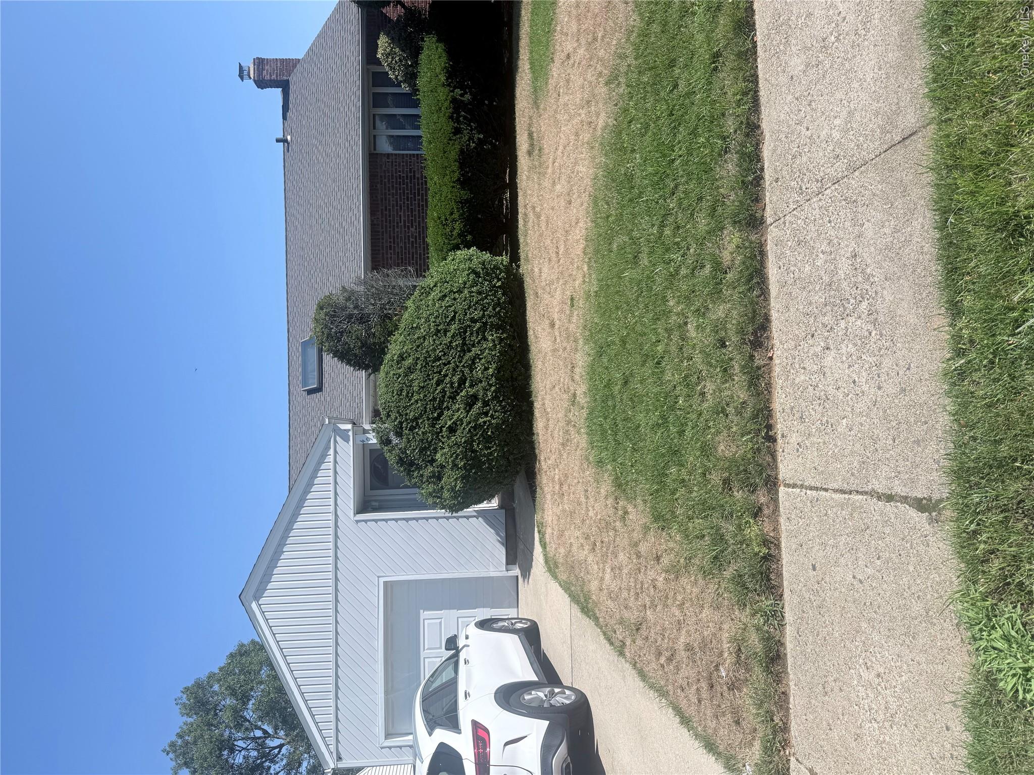 497 Abbey Road Oceanside, NY 11572 - Photo 2 of 10