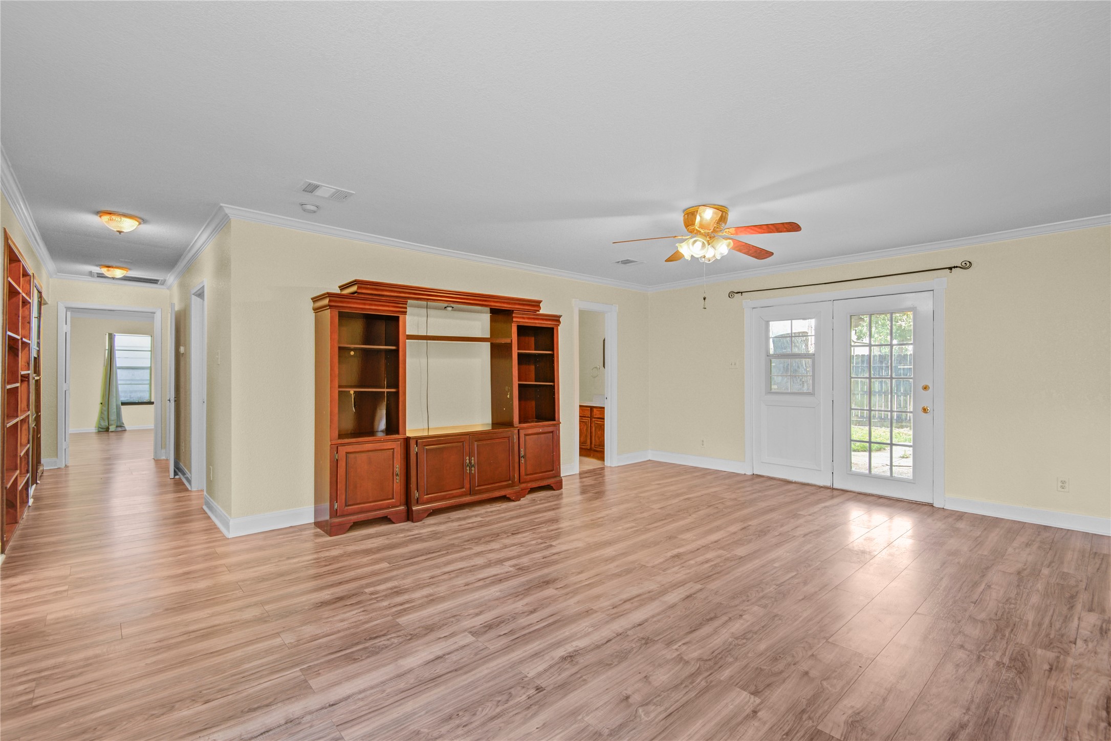 8565 Ridgepoint Drive Houston, TX 77055 - Photo 18 of 43