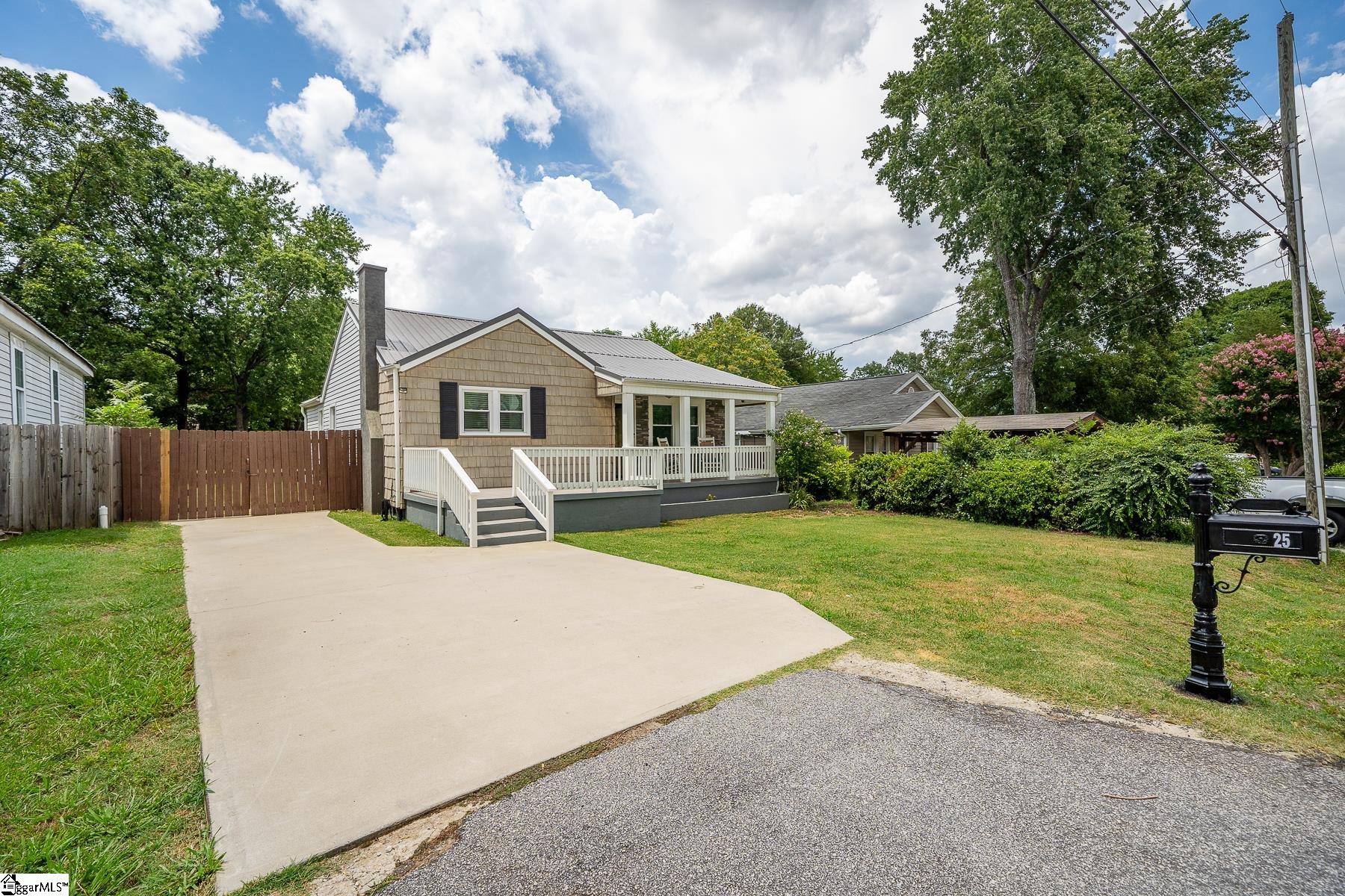 25 Ridgeway Avenue Greenville, SC 29607 - Photo 3 of 32