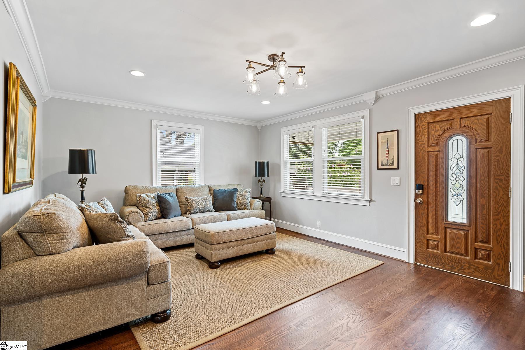 25 Ridgeway Avenue Greenville, SC 29607 - Photo 7 of 32