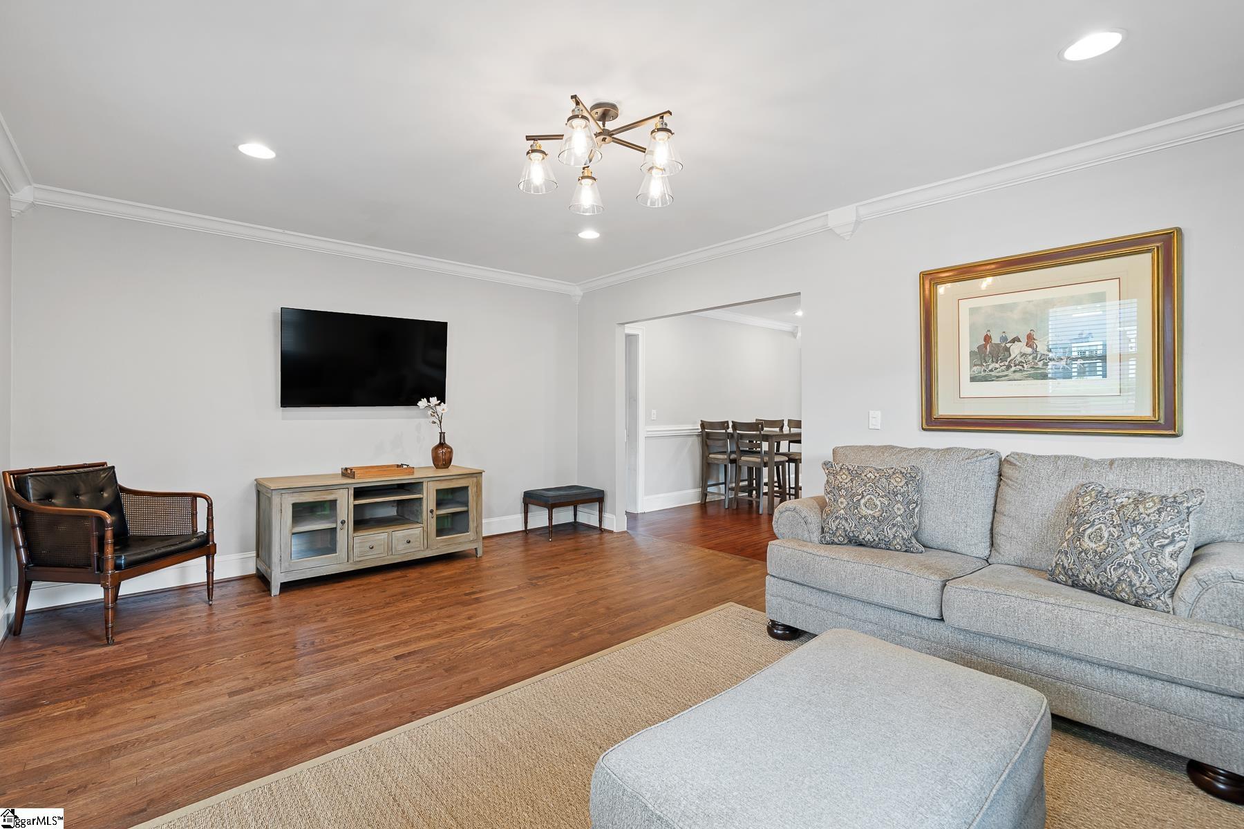 25 Ridgeway Avenue Greenville, SC 29607 - Photo 10 of 32
