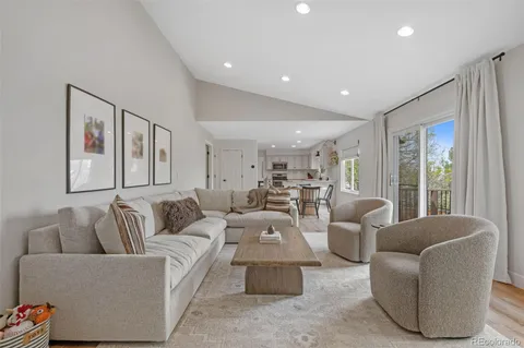 $960,000 | 9272 South Crestmore Way, Highlands Ranch, CO 80126