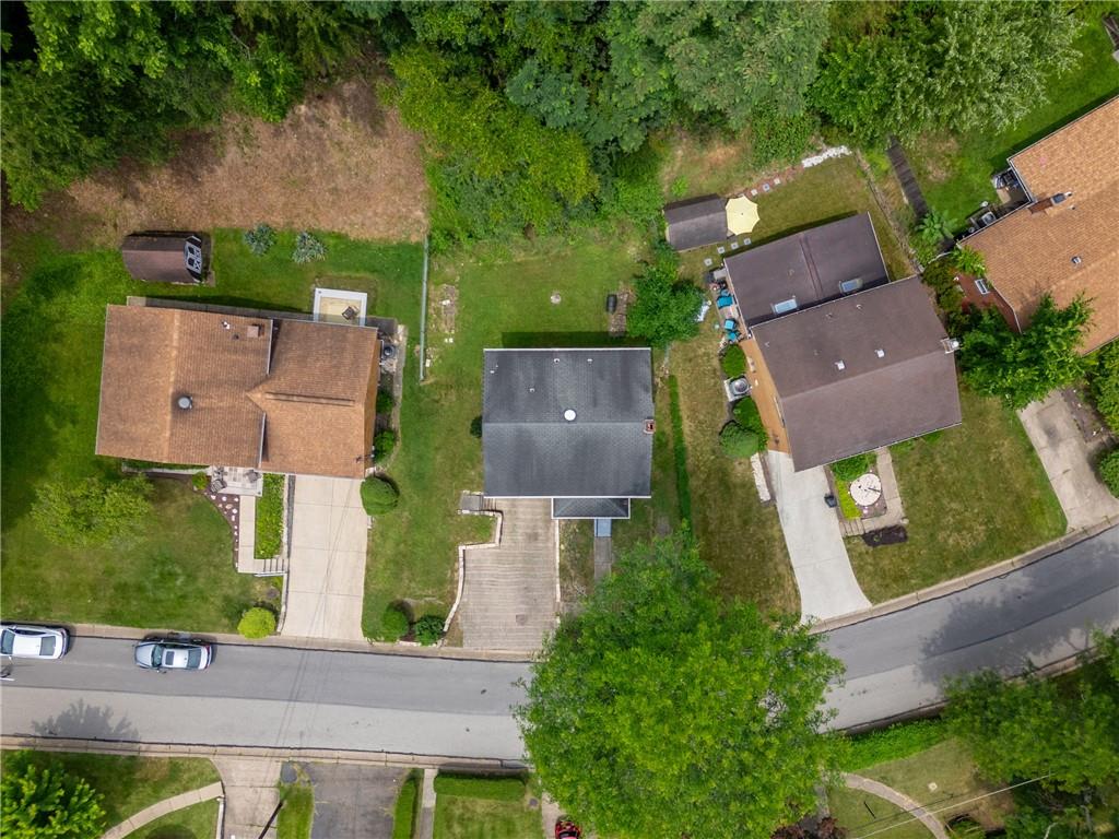 156 Lebeau Pittsburgh, PA 15221 - Photo 38 of 40 an aerial view of multiple houses with yard