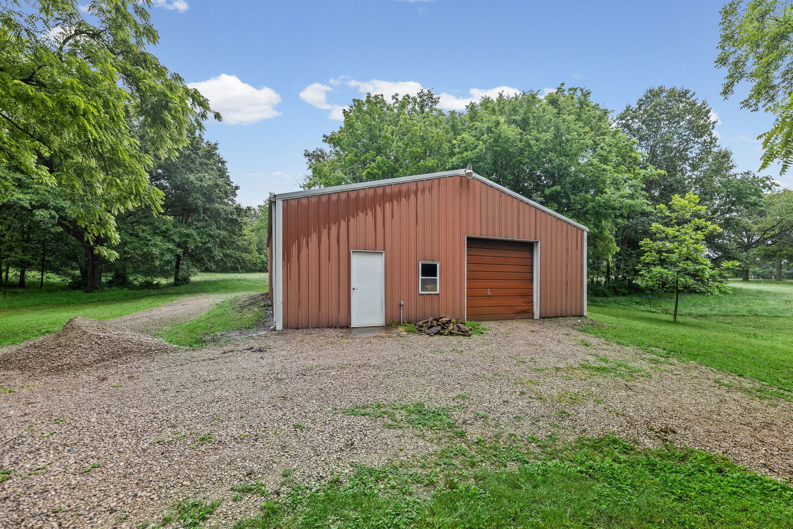 414 Gilliland Road Walnut Hill, IL 62893 - Photo 6 of 50