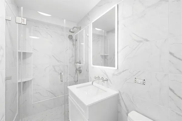 $32,000 | 920 Park Avenue, Unit 15B | Upper East Side