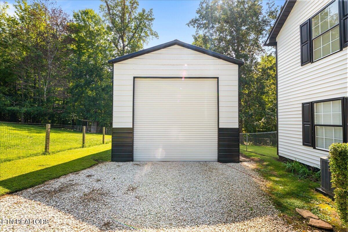 804 Pine Hollow Road Jacksboro, TN 37757 - Photo 37 of 43 Garage