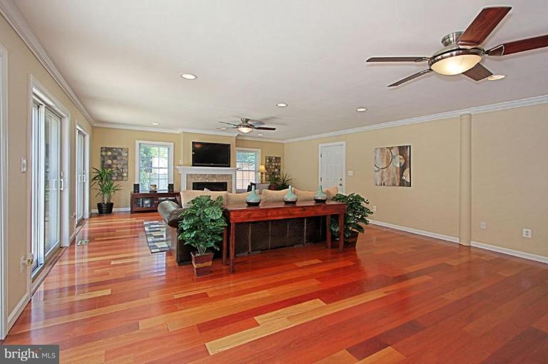 8225 Ridge Road Springfield, VA 22153 - Photo 12 of 30 Family Room