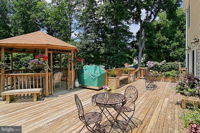 8225 Ridge Road Springfield, VA 22153 - Photo 9 of 30 Deck