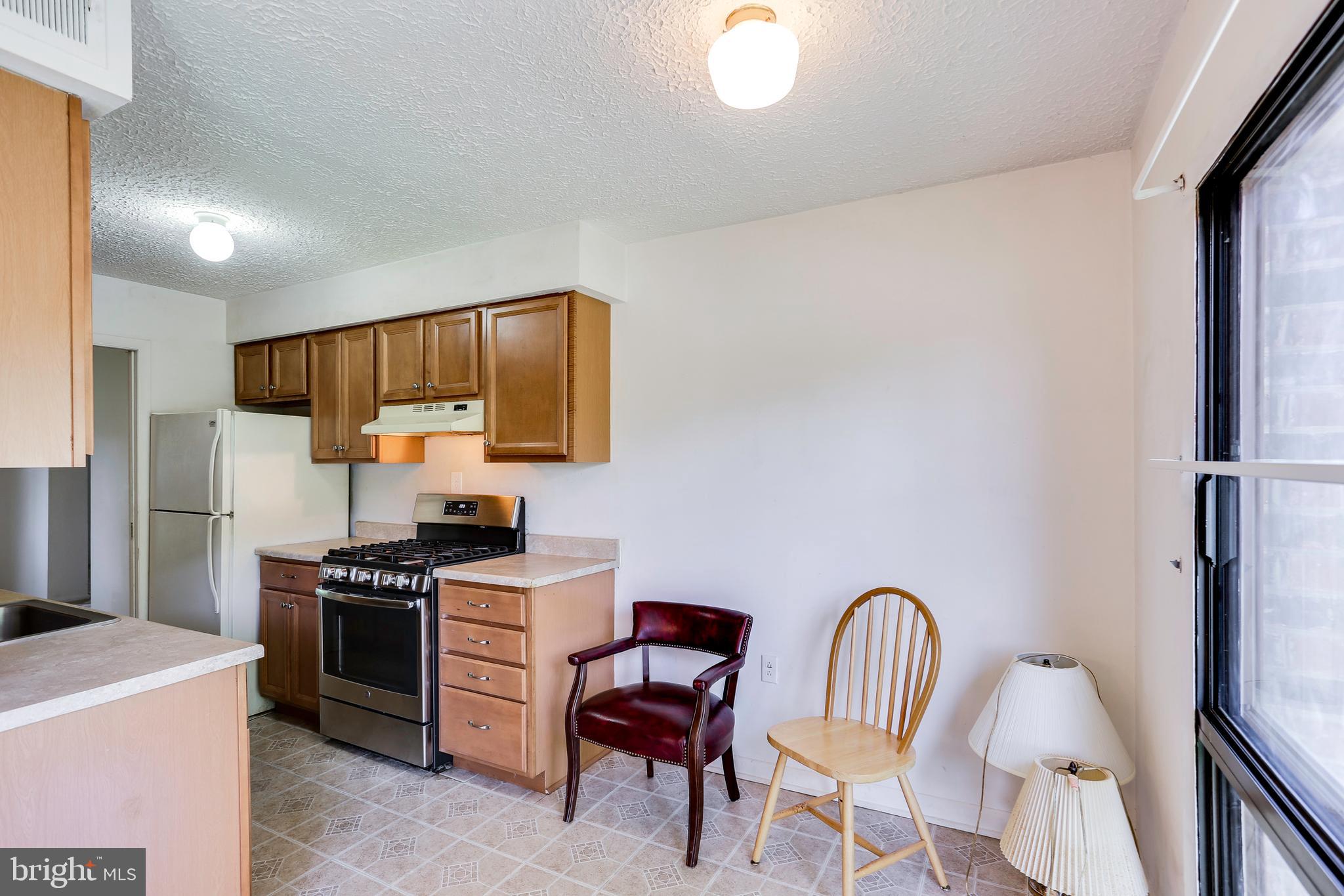 5249 West Running Brook Road, Unit 201 Columbia, MD 21044 - Photo 9 of 32 EAT IN KITCHEN