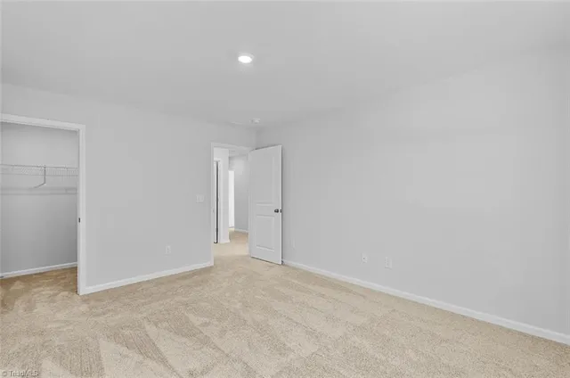 $490,000 | 725 Cinnamon Hl Drive, Winston-Salem, NC 27106