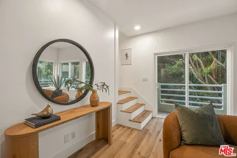 $1,099,000 | 1160 Granville Avenue, Unit 104, Los Angeles, CA 90049