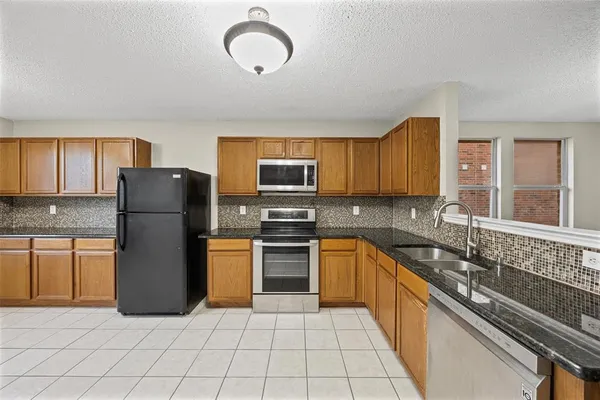 $2,395 | 8409 Redheart Street, Arlington, TX 76002