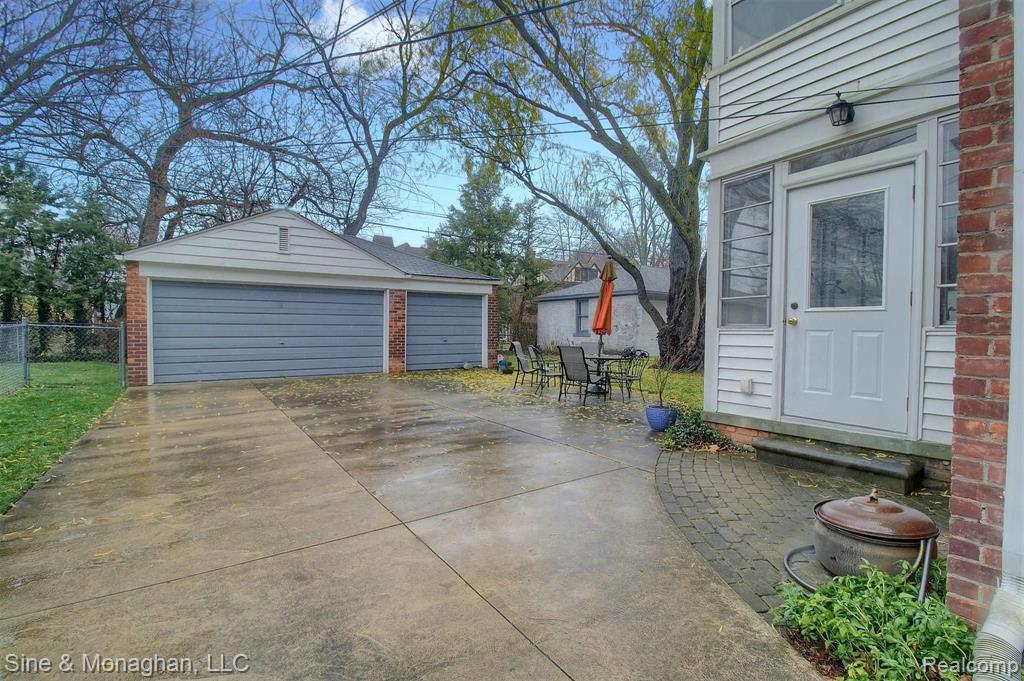 950 Harcourt Road Grosse Pointe Park, MI 48230 - Photo 28 of 30