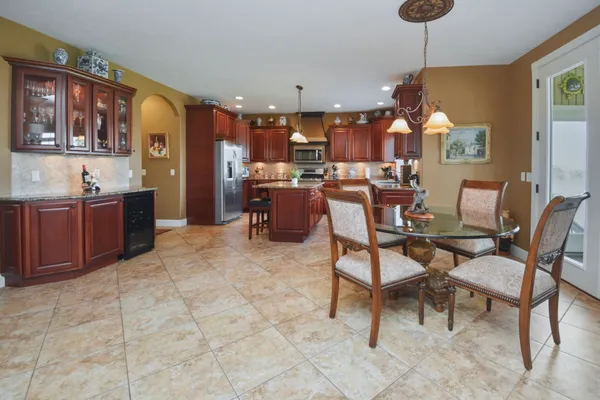 $595,000 | 1303 Janet Drive, Bloomington, IL 61704