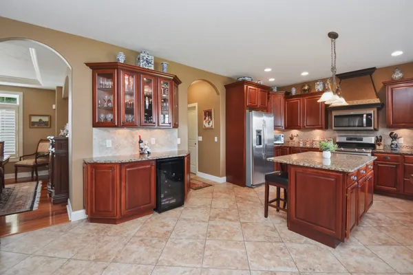 $595,000 | 1303 Janet Drive, Bloomington, IL 61704