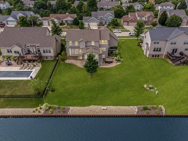 $595,000 | 1303 Janet Drive, Bloomington, IL 61704