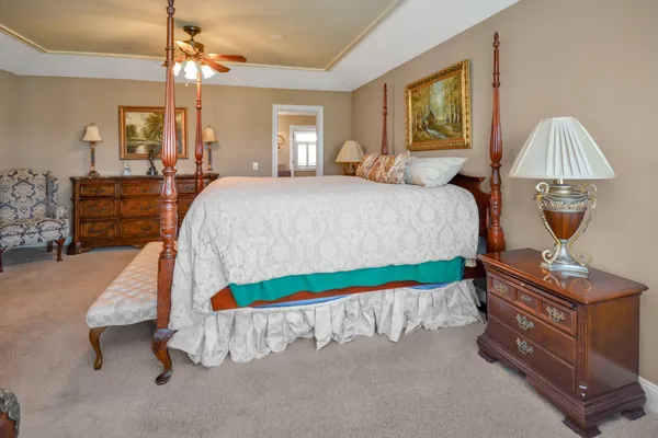 $595,000 | 1303 Janet Drive, Bloomington, IL 61704