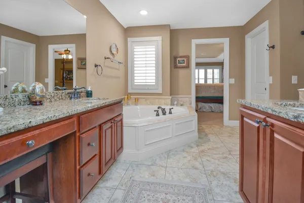 $595,000 | 1303 Janet Drive, Bloomington, IL 61704