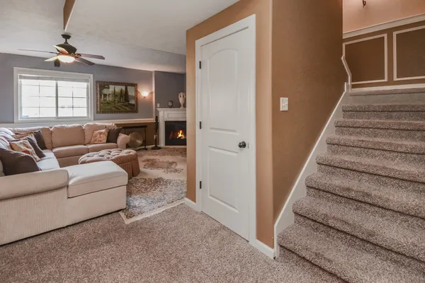 $595,000 | 1303 Janet Drive, Bloomington, IL 61704
