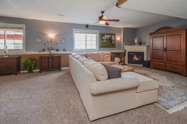 $595,000 | 1303 Janet Drive, Bloomington, IL 61704