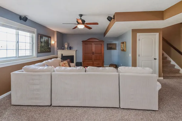 $595,000 | 1303 Janet Drive, Bloomington, IL 61704