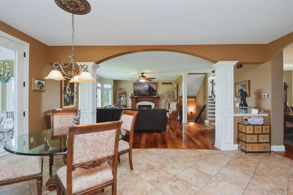 $595,000 | 1303 Janet Drive, Bloomington, IL 61704