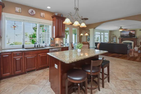 $595,000 | 1303 Janet Drive, Bloomington, IL 61704