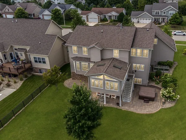 $595,000 | 1303 Janet Drive, Bloomington, IL 61704