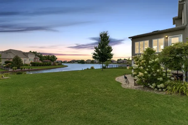 $595,000 | 1303 Janet Drive, Bloomington, IL 61704