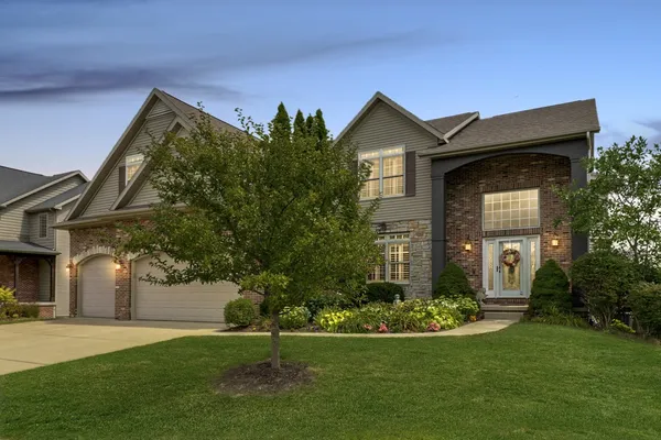 $595,000 | 1303 Janet Drive, Bloomington, IL 61704