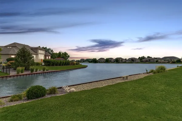 $595,000 | 1303 Janet Drive, Bloomington, IL 61704