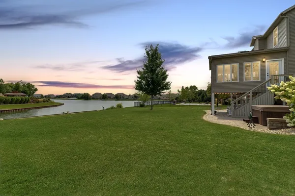 $595,000 | 1303 Janet Drive, Bloomington, IL 61704