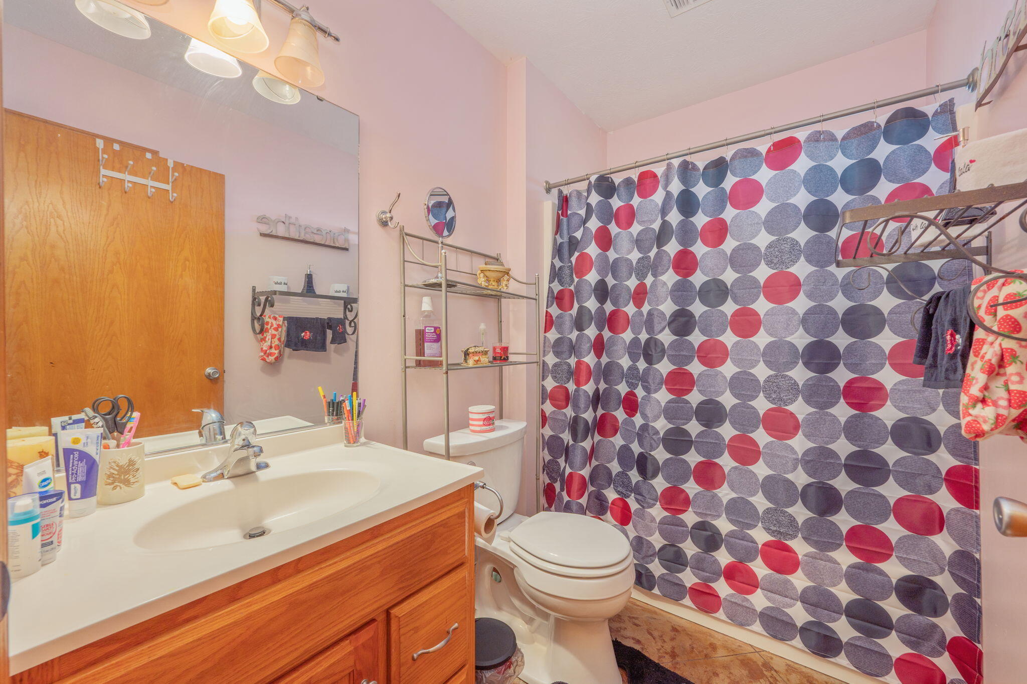 2524 Lincoln Road Navarre, FL 32566 - Photo 17 of 30 Bathroom