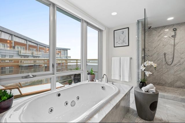 $2,595,500 | 4 Battery Wharf, Unit 4504, Boston, MA 02109
