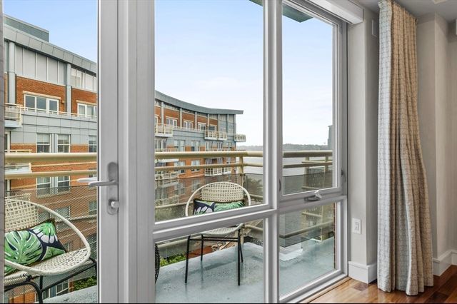 $2,595,500 | 4 Battery Wharf, Unit 4504, Boston, MA 02109