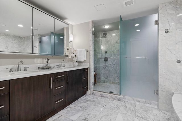 $2,595,500 | 4 Battery Wharf, Unit 4504, Boston, MA 02109