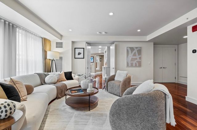 $2,595,500 | 4 Battery Wharf, Unit 4504, Boston, MA 02109