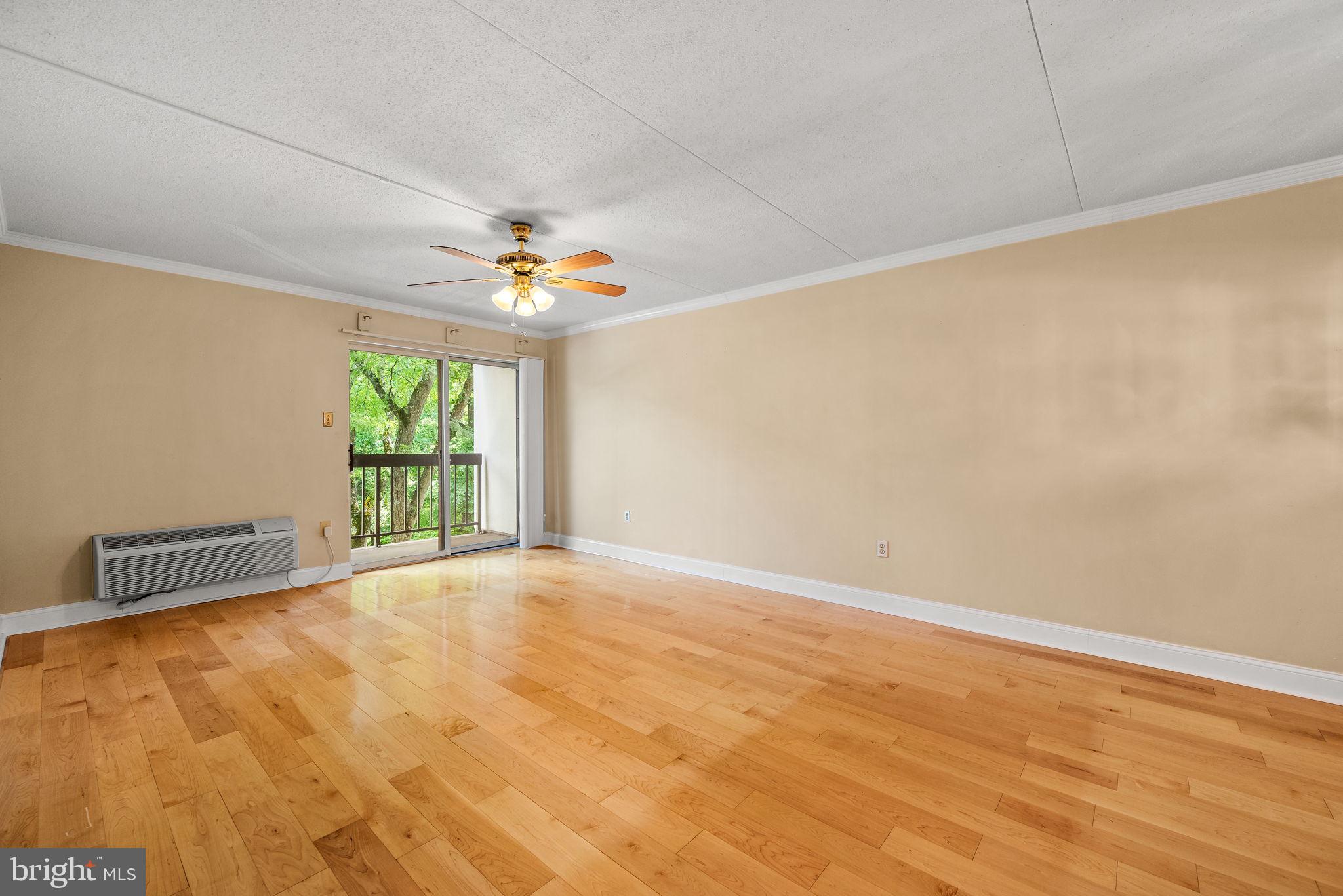 700 Avondale Road, Unit 3D Wallingford, PA 19086 - Photo 5 of 24 Living with access to a wonderful balcony