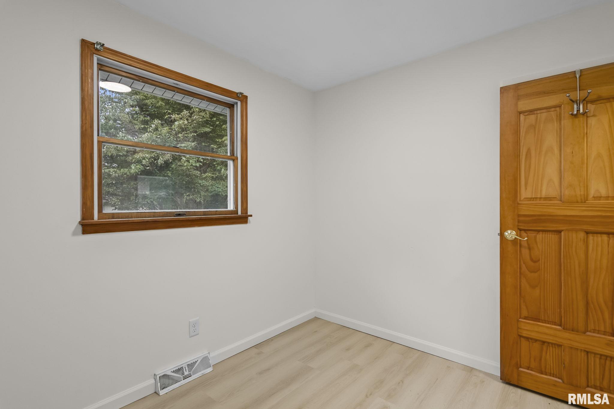300 Parkview Drive Rochester, IL 62563 - Photo 18 of 24 Gallery Image 18