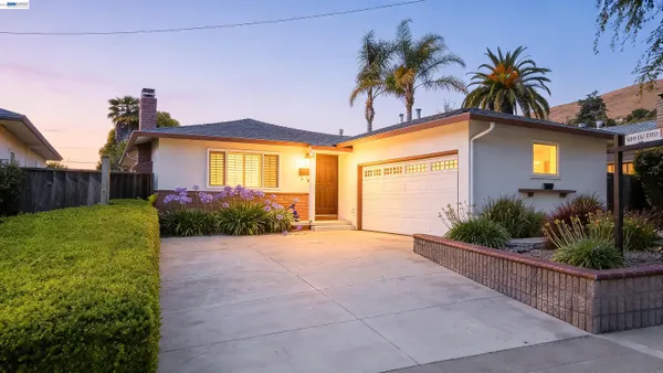 $998,888 | 31590 Hugh Way, Hayward, CA 94544