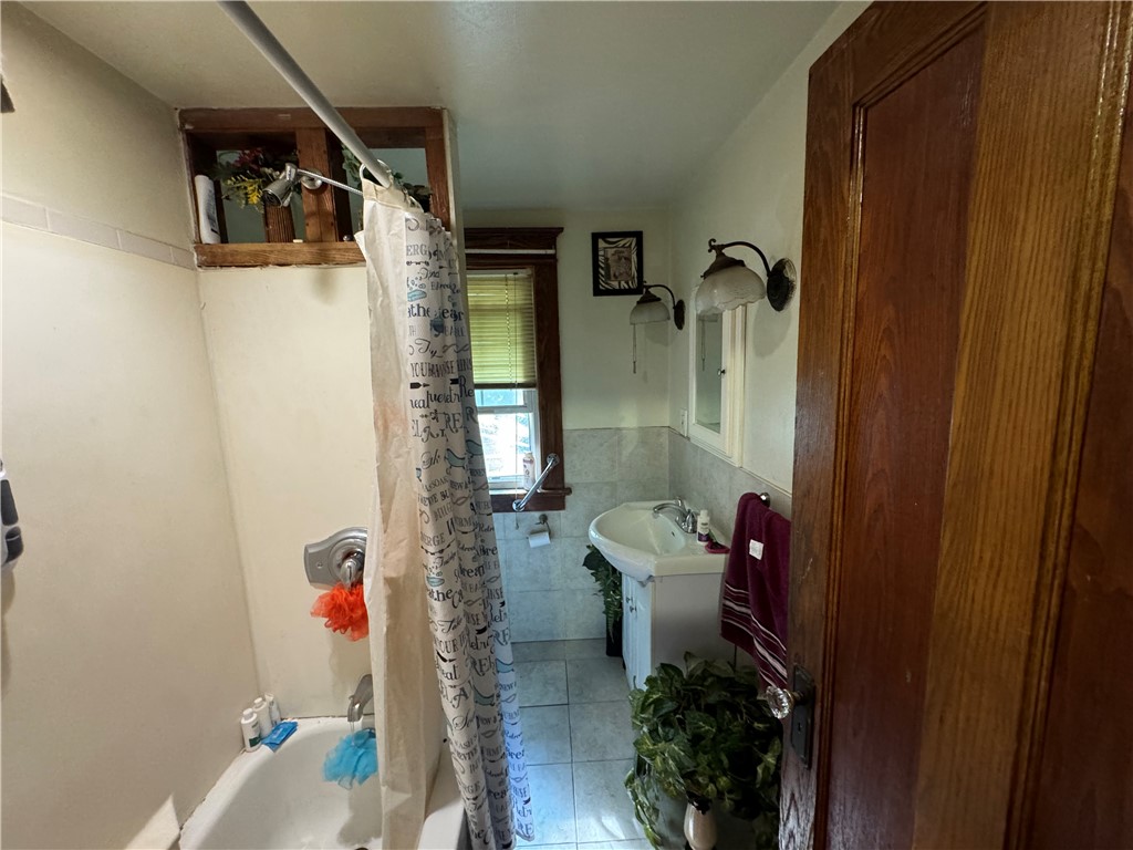 683-685 Dewey Avenue Rochester, NY 14613 - Photo 12 of 32