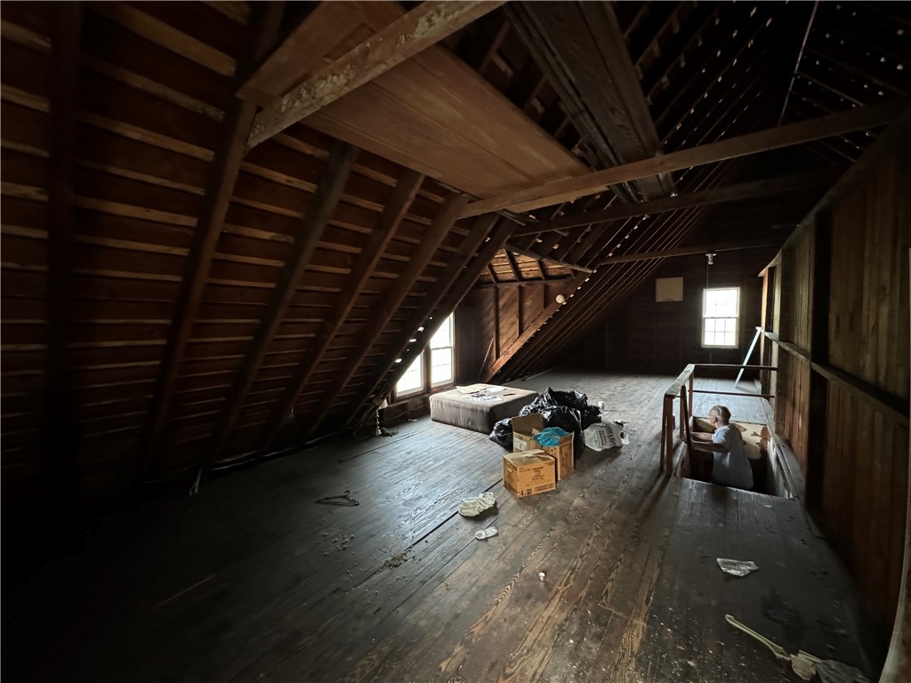 683-685 Dewey Avenue Rochester, NY 14613 - Photo 13 of 32